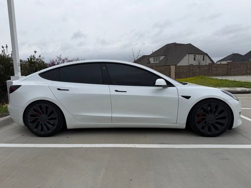 Used 2021 Tesla Model 3 Performance image 26