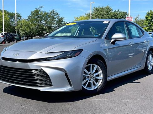 Used 2025 Toyota Camry LE FWD image 1