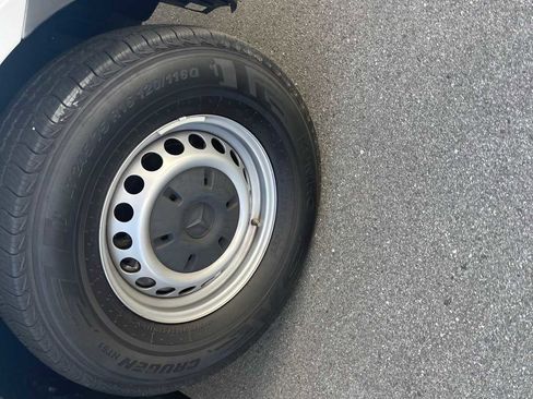 Used 2021 Mercedes-Benz Sprinter 2500 image 26