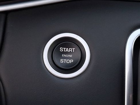 Used 2020 Land Rover Range Rover Evoque SE image 22