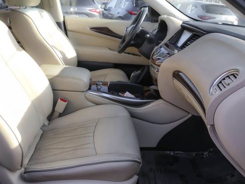 Used 2016 INFINITI QX60 Luxe w/ Deluxe Technology Package image 37