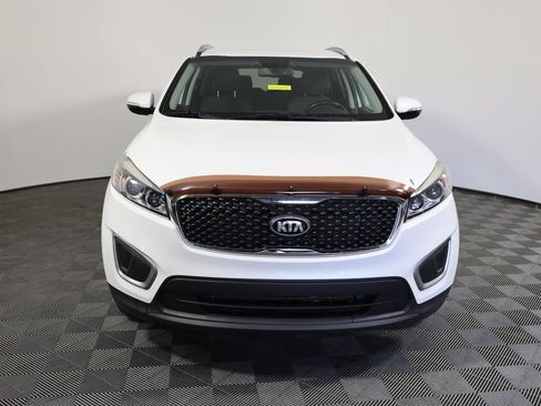 Used 2016 Kia Sorento LX w/ LX Convenience Package image 2