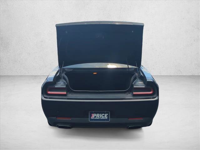 Used 2016 Dodge Challenger SXT RWD image 6