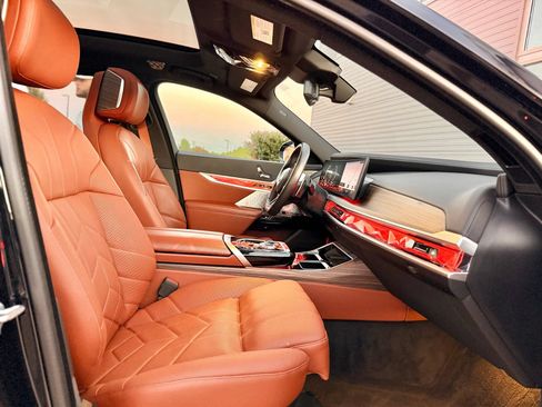 Used 2023 BMW 760i xDrive w/ Luxury Rear Seating Package AWD/4WD image 48