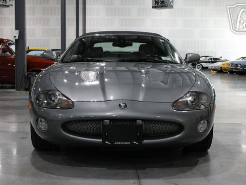 Used 2004 Jaguar XK8 Convertible image 35