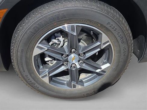 Used 2025 Chevrolet Blazer LT FWD image 23