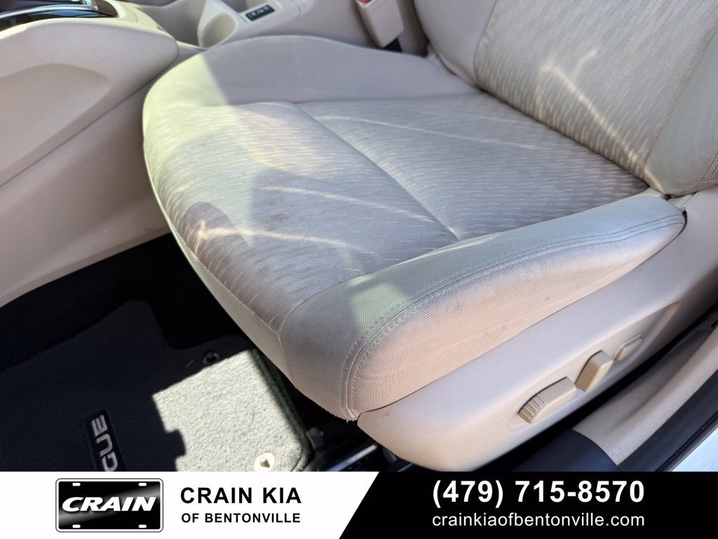 Used 2017 Nissan Rogue SV w/ SV Premium Package FWD image 24