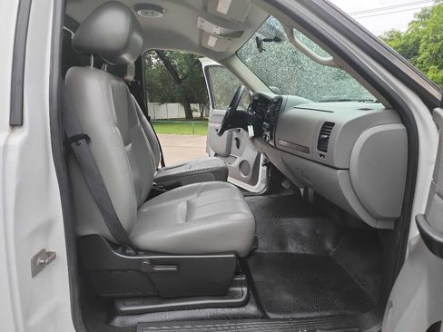 Used 2011 Chevrolet Silverado 2500 W/T RWD image 17
