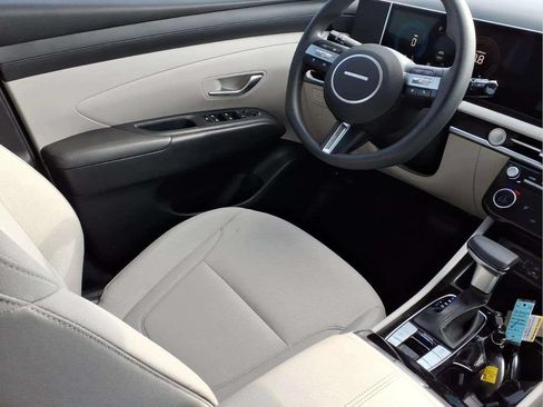 Used 2025 Hyundai Tucson SEL FWD image 19