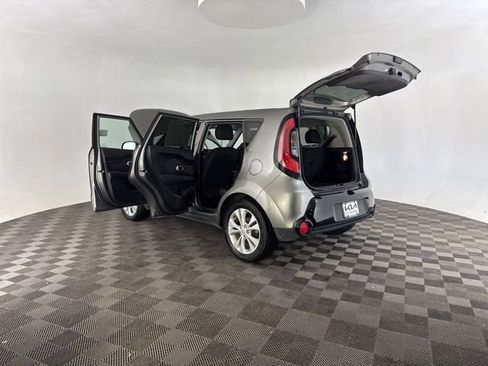 Used 2016 Kia Soul + image 15