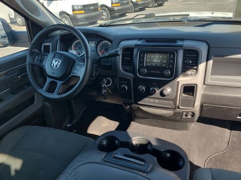 Used 2018 RAM 2500 Tradesman w/ Chrome Appearance Group image 15