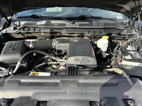 Used 2022 RAM 1500 Classic SLT image 11