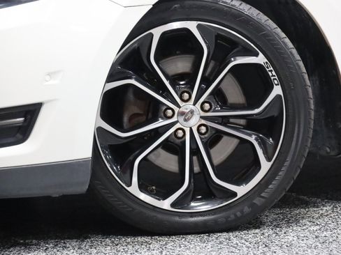 Used 2013 Ford Taurus SHO image 20