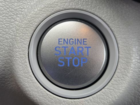 Used 2026 Hyundai Venue SEL FWD image 21