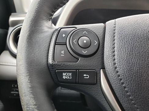 Used 2014 Toyota RAV4 Limited image 19