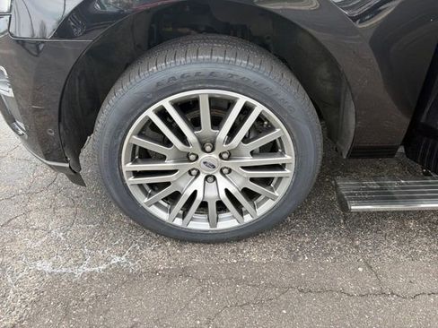 Used 2022 Ford Expedition Max Limited image 31