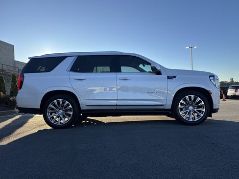 Used 2021 GMC Yukon Denali w/ Denali Ultimate Package image 11