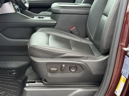 Used 2023 Chevrolet Tahoe LT RWD image 13