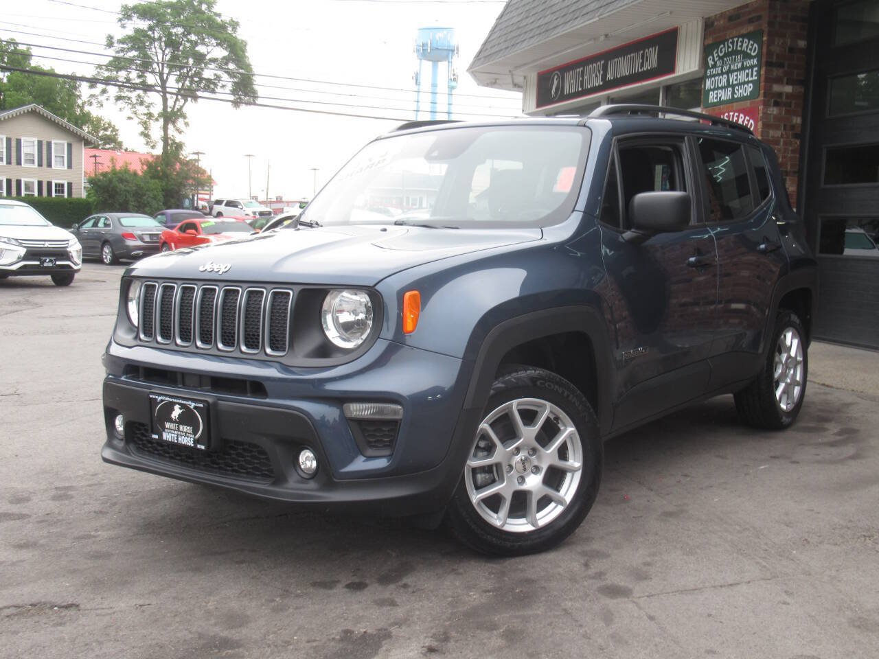 Used 2023 Jeep Renegade Latitude w/ Premium Group AWD/4WD image 27