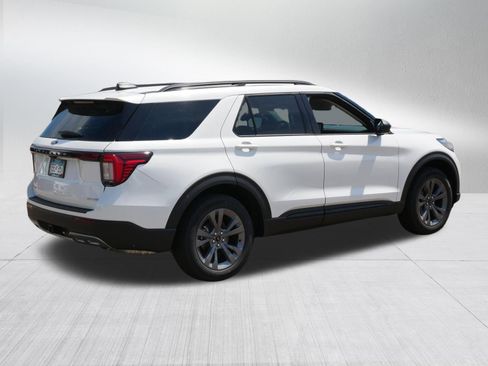 Used 2026 Ford Explorer Active w/ Active Comfort Package AWD/4WD image 7