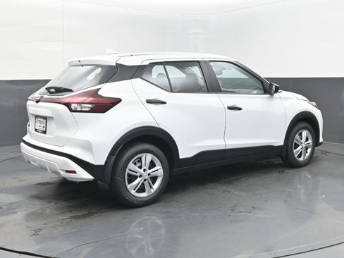 Certified 2025 Nissan Kicks Play S image 7