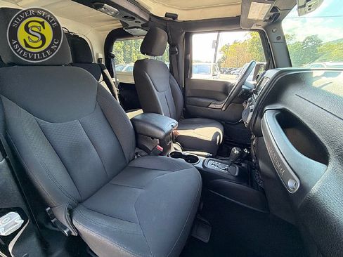 Used 2015 Jeep Wrangler Sport w/ Quick Order Package 24S AWD/4WD image 16