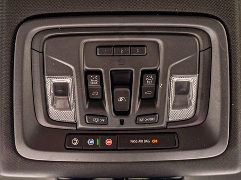 Used 2024 GMC Sierra 1500 AT4 w/ Technology Package AWD/4WD image 39