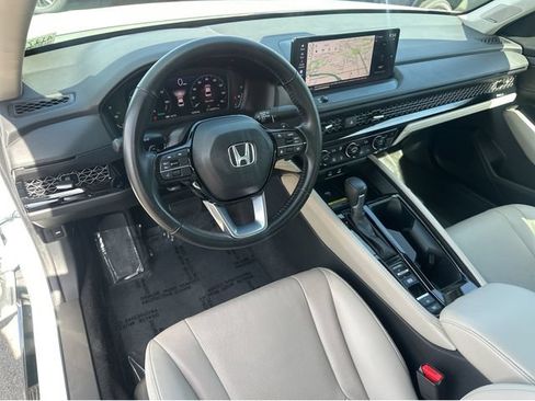 Used 2024 Honda Accord Touring image 12