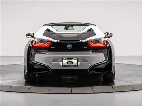Used 2019 BMW i8 image 4