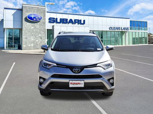 Used 2018 Toyota RAV4 Limited image 2
