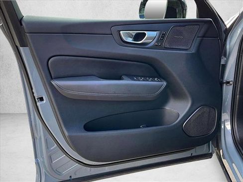 Used 2024 Volvo XC60 B5 Plus w/ Protection Package Premier image 18