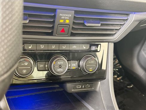 Used 2022 Volkswagen Jetta GLI Autobahn FWD image 15
