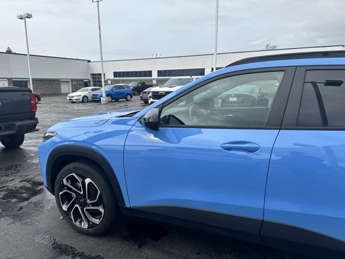 Used 2024 Chevrolet Trax RS image 4