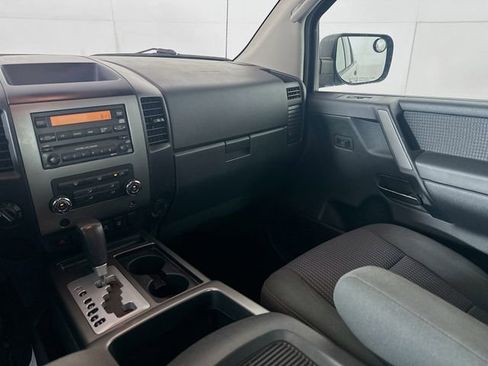 Used 2010 Nissan Titan SE w/ SE Value Truck Pkg image 21