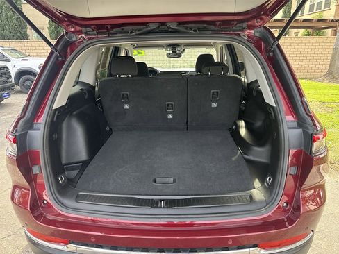 Certified 2024 Jeep Grand Cherokee Laredo image 19