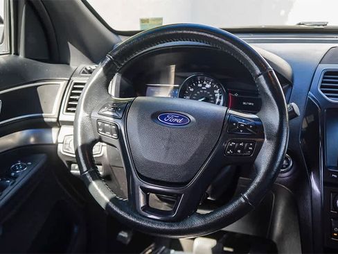 Used 2018 Ford Explorer XLT w/ Equipment Group 202A image 15