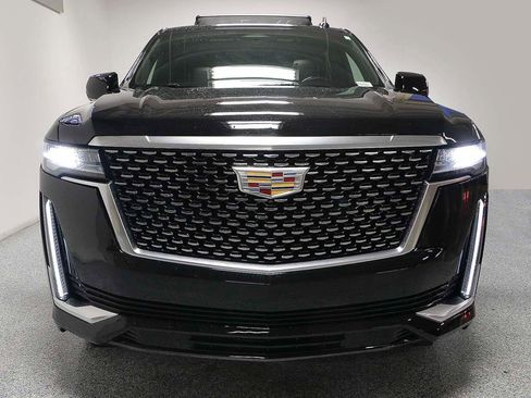 Used 2021 Cadillac Escalade Premium Luxury image 2