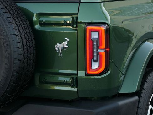 Used 2025 Ford Bronco Outer Banks image 5