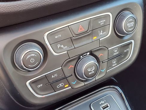 Used 2021 Jeep Compass Limited w/ Sun and Sound Group AWD/4WD image 19