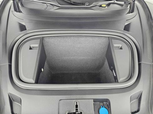 Used 2022 Porsche Taycan 4S image 23