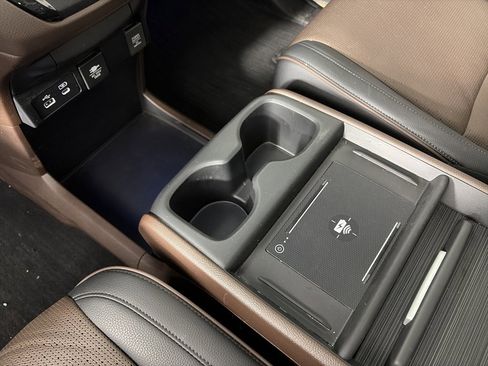 Used 2025 Honda Odyssey Elite image 21