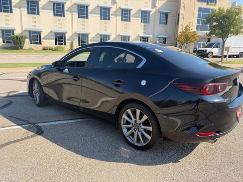Used 2022 MAZDA MAZDA3 s FWD image 11