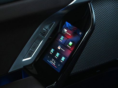 Certified 2024 BMW i7 eDrive50 image 23