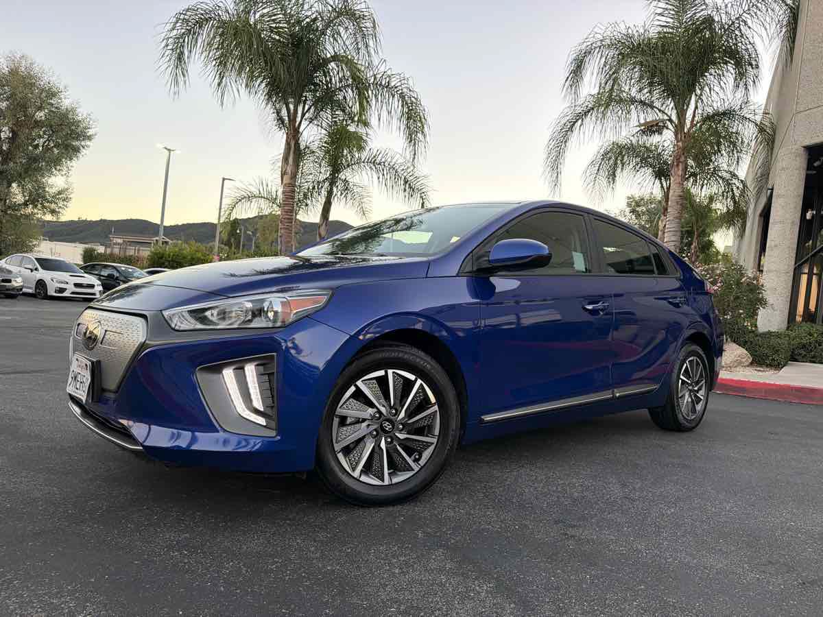 Used 2021 Hyundai Ioniq SE FWD image 9