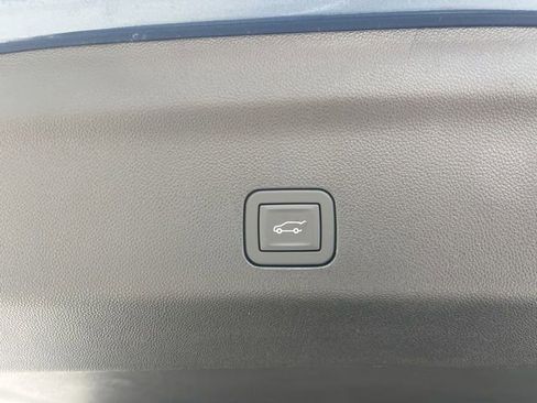 New 2026 Chevrolet Suburban Premier image 9