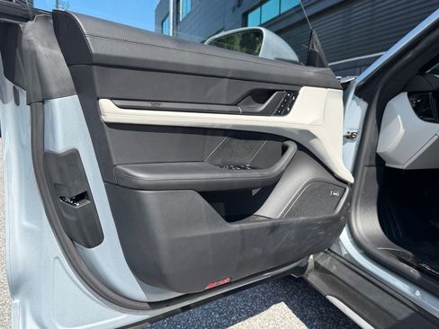 Certified 2022 Porsche Taycan 4S AWD/4WD image 18