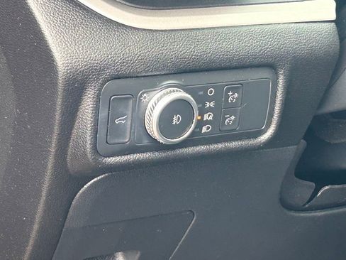 Used 2022 Ford Explorer XLT w/ Equipment Group 202A image 36