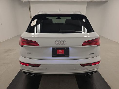 Used 2023 Audi Q5 2.0T Premium w/ Convenience Package image 6