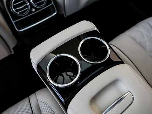 Used 2017 Mercedes-Benz S 550 Sedan image 39