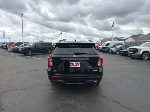 Used 2023 Ford Explorer XLT w/ Equipment Group 202A AWD/4WD image 6